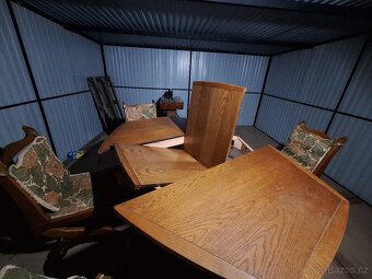 Jídelní stůl s šesti židlema - 2