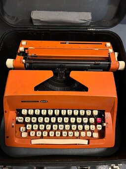 Psací stroj Consul 2223 - 2