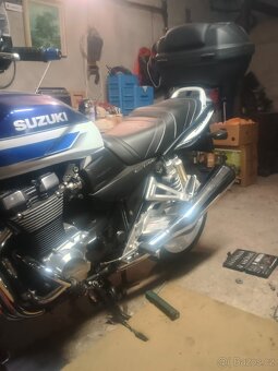 Suzuki GSX 1400 - 2