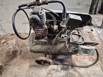 Starý kompresor - 2