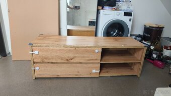 TV stolek - dekor přírodní dřevo - 2