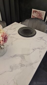 Jidelni stul vzor mramor - 2