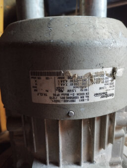 Vzduchová vývěva - 2