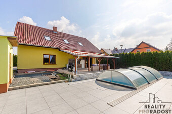 Prodej rodinného domu 240 m², pozemek 569 m² U potoka, Kobyl - 2