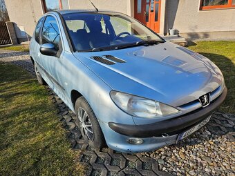 Peugeot 206 1,4 benzín - 2