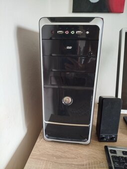 Kompletní PC sestava - Athlon X4, monitor, klávesnice, repro - 2