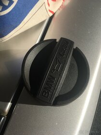 BMW- horni olejové víčko motoru - 2