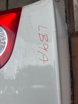 Passat B6 zadní víko barev LB9A - 2