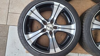 Alu kola Hyundai 18" 5x114,3 letní pneu 225/40 R18 7-8mm i3 - 2