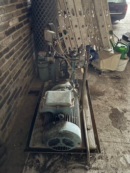 Hydraulický agregát. - 2