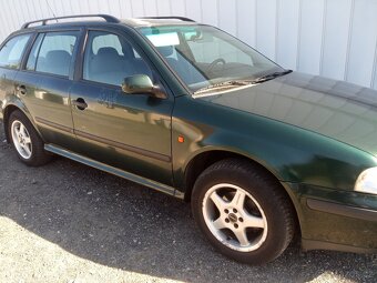 Škoda Octavia combi 1.6 74kw AKL - 2