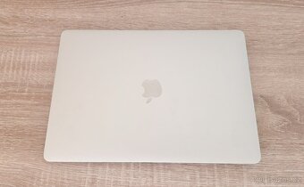 Macbook Air 13 M1 (16 GB RAM, 512 GB SSD, 36 cyklů) - 2