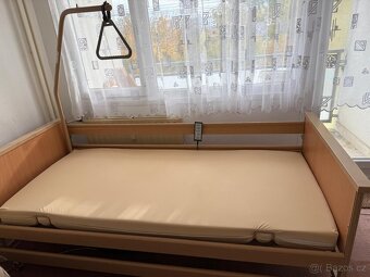 Elektrická polohovací postel - 2