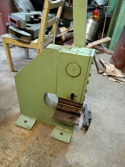 STROJNÍ SVĚRÁK - 2