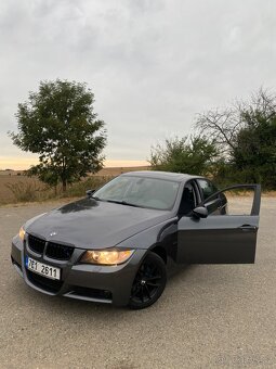 Bmw e90 320i - 2