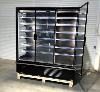 Přístěnná vitrína IM 2m - 2