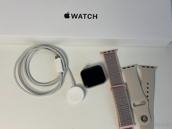 Chytré hodinky Apple Watch SE 40 mm 2. generace, rok 2022 - 2
