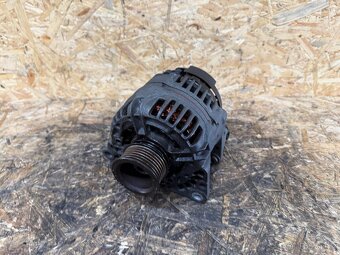 ALTERNÁTOR 028903028C 1.6 70A 14V - 2