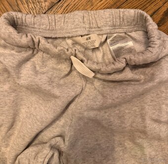 Dvoje teplaky 146 - 2