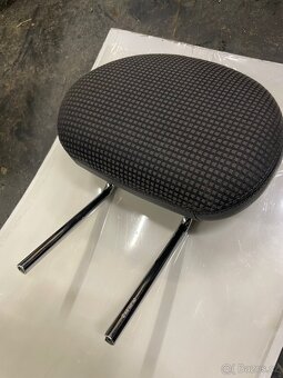 Mercedes W211 opěrka hlavy - 2