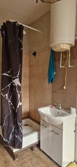 Samostatná místnost v rodinném domě - 2