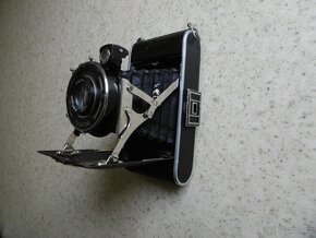 Historický fotoaparát - 2