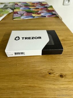 Trezor Model T Kryptopeněženka - 2