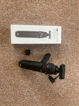 DJI Osmo Action Multifunctional Charging Handle - 2