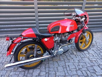 Triumph Bonneville T120R r.v.1969 s Doklady - 2