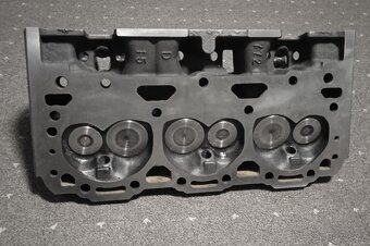 hlava pro motor Mercruiser 4,3 - 2