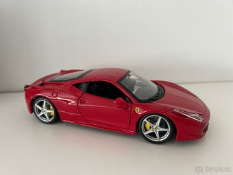 Ferrari 458 Italia 1/24 BBurago - 2