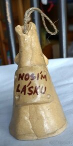 Keramický zvoneček "Nosím lásku" - 2