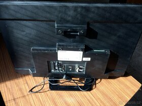 Televize GRUNDIG 22 VLE 5421 BG s ovladačem - 2