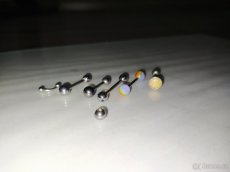 Piercing do jazyka a obočí - 2
