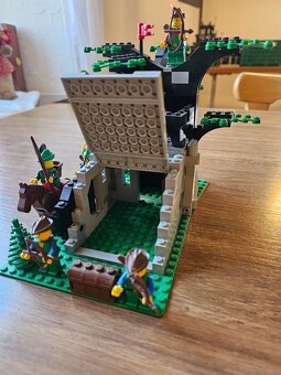 LEGO 6066 - Camouflaged outpost - 2