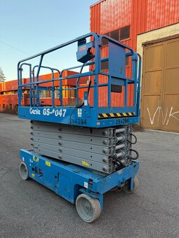el. nůžková plošina Genie GS-4047 ( 685mth) - 2