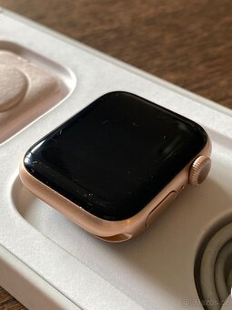 Apple Watch Series 6 – 40 mm Gold Aluminium, Pink Sand Sport - 2