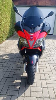 Aprilia SR MAX 125 - 2