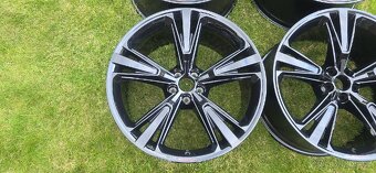 Originální alu kola Audi Sport Q8 R21 - 2