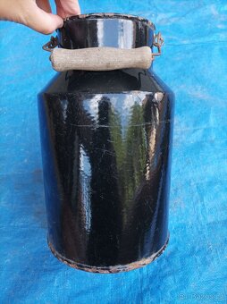 Smaltovaná černá konvička na mléko,5l - 2