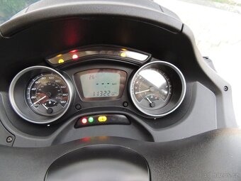 PIAGGIO MP3 500 HPE 2021 ABS ASR ZPÁTEČKA ,,B" řidičák - 2