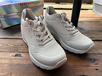 Skechers Million Air (vel. 40) - 2