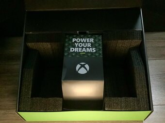 Xbox Series X 1 TB + 2 ovladače - 2