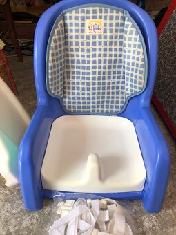 Jídelní přenosná židlička Fisher Price - 2
