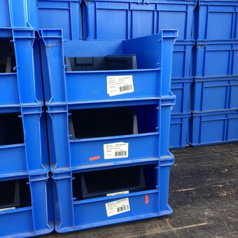 40cm x 60cm Velke Stohovacie plastove bedne do dielne skladu - 2