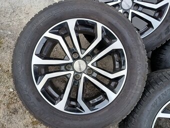 ŠKODA KAROQ ATECA VW T-Roc  PASSAT  SUPERB 3 215/60/16 zimní - 2