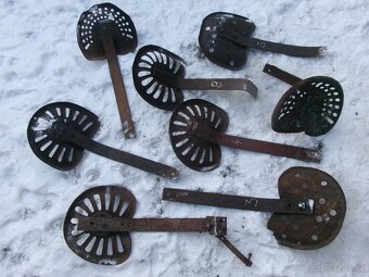 prodám šavle na traktor, sedačky, disky kol, kulové závěsy.. - 2