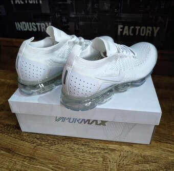 NIKE Air VaporMax Flyknit 2.0 "Triple White" - 2