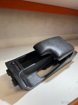 E46 středový tunel s loketkou černá - 2