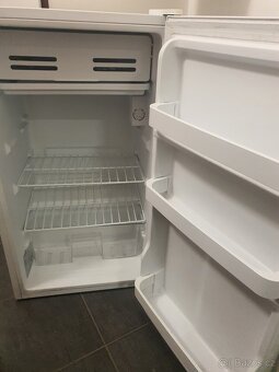 prakticky NOVÁ A++ lednice s mrazákem 85cm doprava - 2
